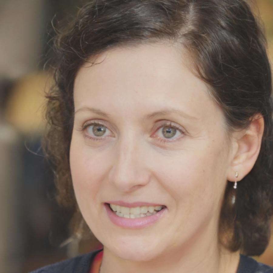 Retrato profesional de Alejandra Moreno